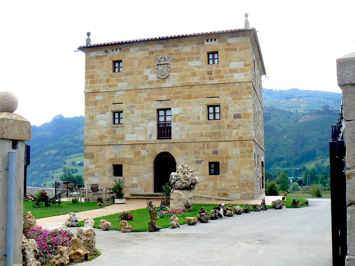 Posada Ribera Del Pas Iruz Екстериор снимка